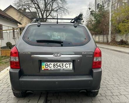 Сірий Хендай Туксон, об'ємом двигуна 1.99 л та пробігом 221 тис. км за 6000 $, фото 3 на Automoto.ua