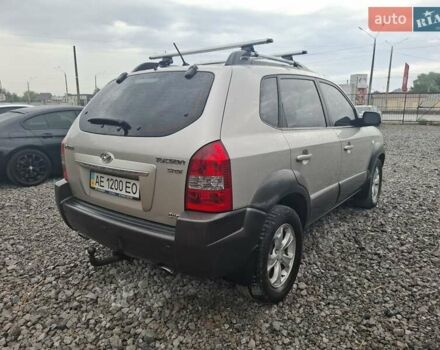 Сірий Хендай Туксон, об'ємом двигуна 1.99 л та пробігом 136 тис. км за 9900 $, фото 9 на Automoto.ua
