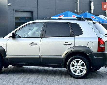 Хендай Туксон 2008 у Зборів на Automoto.ua Сірий Хендай Туксон, об'ємом двигуна 1.99 л та пробігом 228 тис. км за 8500 $, фото 13 на Automoto.ua