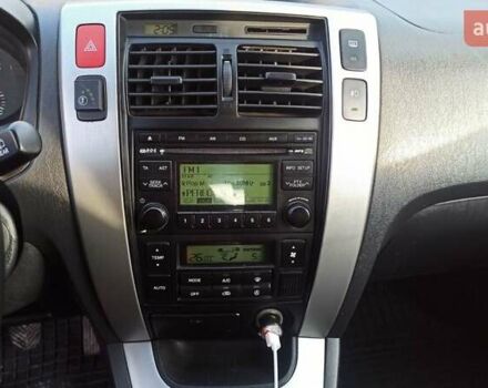 Серый Хендай Туксон, объемом двигателя 2 л и пробегом 127 тыс. км за 9300 $, фото 26 на Automoto.ua