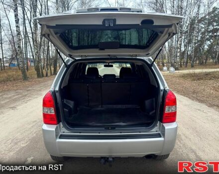 Серый Хендай Туксон, объемом двигателя 20 л и пробегом 170 тыс. км за 7750 $, фото 9 на Automoto.ua