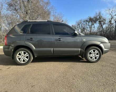 Серый Хендай Туксон, объемом двигателя 0 л и пробегом 170 тыс. км за 8500 $, фото 7 на Automoto.ua