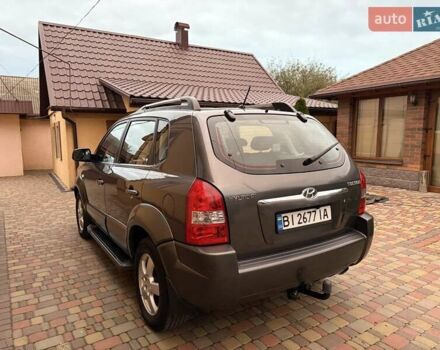 Хендай Туксон 2008 в Миргороде на Automoto.ua Серый Хендай Туксон, объемом двигателя 1.98 л и пробегом 177 тыс. км за 7950 $, фото 4 на Automoto.ua