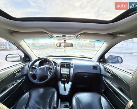 Сірий Хендай Туксон, об'ємом двигуна 1.98 л та пробігом 220 тис. км за 8200 $, фото 13 на Automoto.ua