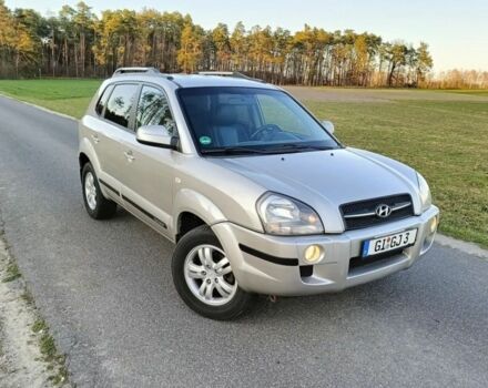 Серый Хендай Туксон, объемом двигателя 2 л и пробегом 234 тыс. км за 2149 $, фото 1 на Automoto.ua