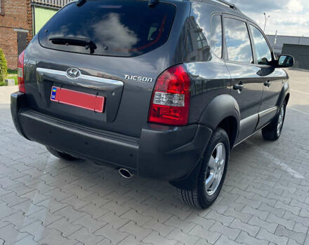 Сірий Хендай Туксон, об'ємом двигуна 2 л та пробігом 172 тис. км за 8550 $, фото 11 на Automoto.ua