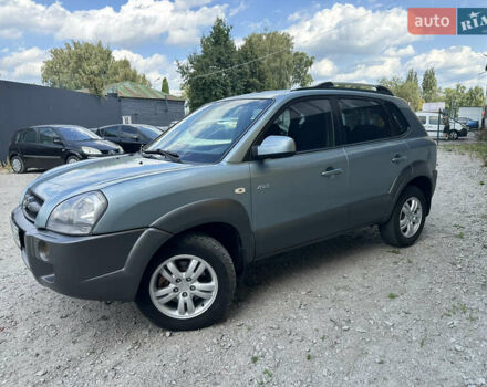 Сірий Хендай Туксон, об'ємом двигуна 1.98 л та пробігом 209 тис. км за 8400 $, фото 4 на Automoto.ua