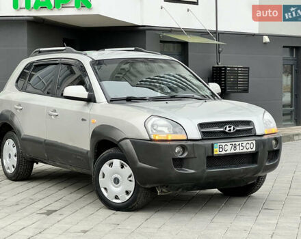 Серый Хендай Туксон, объемом двигателя 2 л и пробегом 176 тыс. км за 8300 $, фото 6 на Automoto.ua