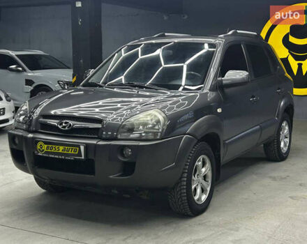 Сірий Хендай Туксон, об'ємом двигуна 2.66 л та пробігом 165 тис. км за 10000 $, фото 2 на Automoto.ua