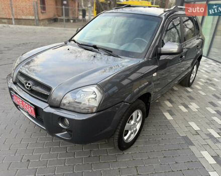 Серый Хендай Туксон, объемом двигателя 2 л и пробегом 202 тыс. км за 10000 $, фото 14 на Automoto.ua