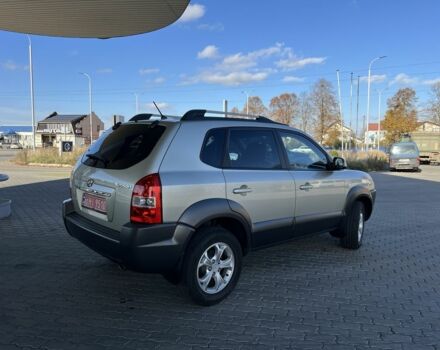 Сірий Хендай Туксон, об'ємом двигуна 2 л та пробігом 166 тис. км за 8950 $, фото 5 на Automoto.ua