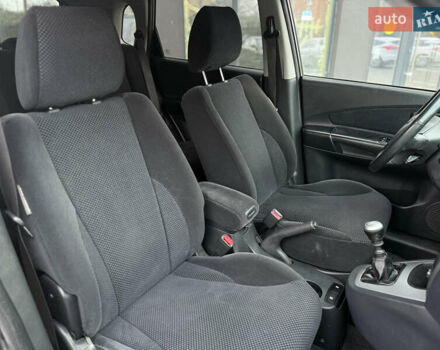 Серый Хендай Туксон, объемом двигателя 2 л и пробегом 202 тыс. км за 10000 $, фото 34 на Automoto.ua