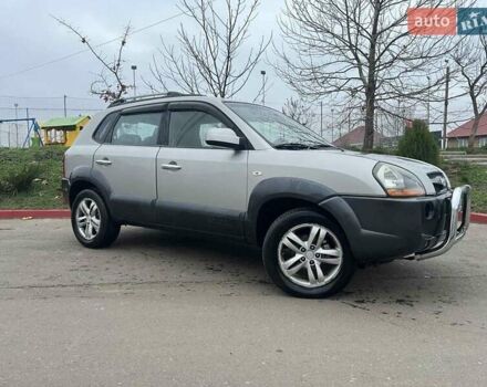 Серый Хендай Туксон, объемом двигателя 1.99 л и пробегом 132 тыс. км за 10000 $, фото 20 на Automoto.ua