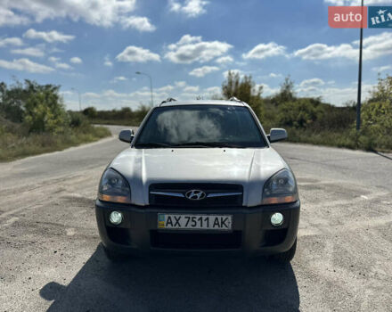 Сірий Хендай Туксон, об'ємом двигуна 2 л та пробігом 173 тис. км за 8800 $, фото 8 на Automoto.ua