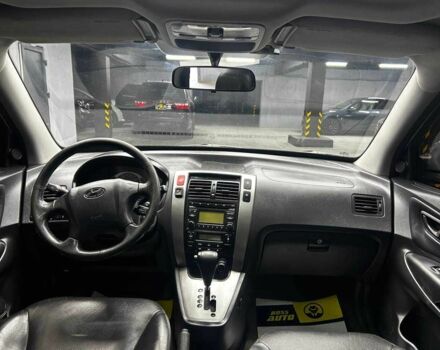 Сірий Хендай Туксон, об'ємом двигуна 2.7 л та пробігом 165 тис. км за 10000 $, фото 13 на Automoto.ua