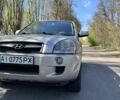 Серый Хендай Туксон, объемом двигателя 2 л и пробегом 318 тыс. км за 7400 $, фото 2 на Automoto.ua