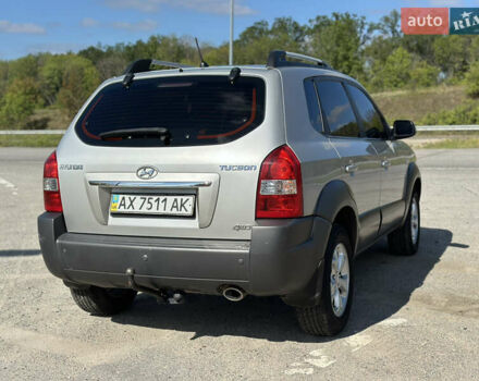 Сірий Хендай Туксон, об'ємом двигуна 2 л та пробігом 173 тис. км за 8800 $, фото 20 на Automoto.ua
