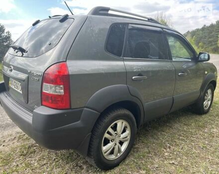 Серый Хендай Туксон, объемом двигателя 2 л и пробегом 175 тыс. км за 9662 $, фото 9 на Automoto.ua