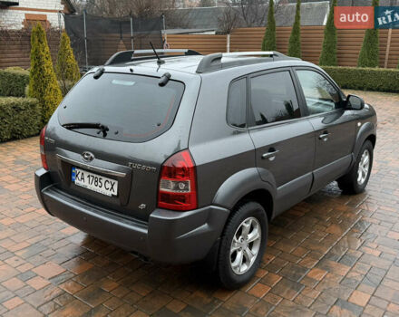 Серый Хендай Туксон, объемом двигателя 2 л и пробегом 86 тыс. км за 9800 $, фото 17 на Automoto.ua