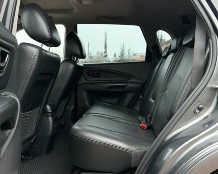 Серый Хендай Туксон, объемом двигателя 2 л и пробегом 86 тыс. км за 9800 $, фото 33 на Automoto.ua