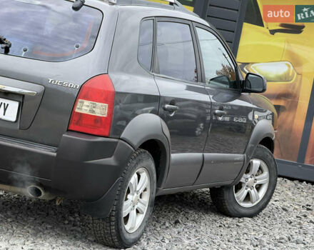 Хендай Туксон 2009 в Стрые на Automoto.ua Серый Хендай Туксон, объемом двигателя 2 л и пробегом 238 тыс. км за 7300 $, фото 16 на Automoto.ua