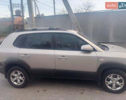 Сірий Хендай Туксон, об'ємом двигуна 1.98 л та пробігом 84 тис. км за 9200 $, фото 1 на Automoto.ua