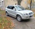 Сірий Хендай Туксон, об'ємом двигуна 2 л та пробігом 225 тис. км за 8700 $, фото 1 на Automoto.ua
