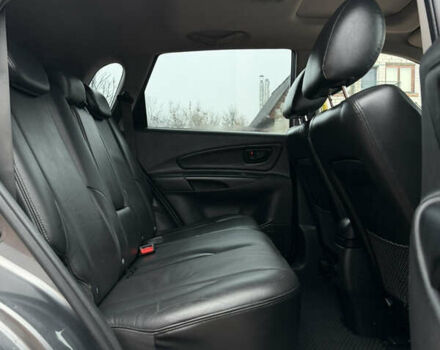 Серый Хендай Туксон, объемом двигателя 2 л и пробегом 86 тыс. км за 9800 $, фото 31 на Automoto.ua