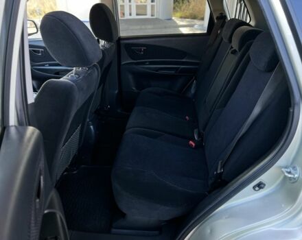 Сірий Хендай Туксон, об'ємом двигуна 2 л та пробігом 166 тис. км за 8950 $, фото 16 на Automoto.ua