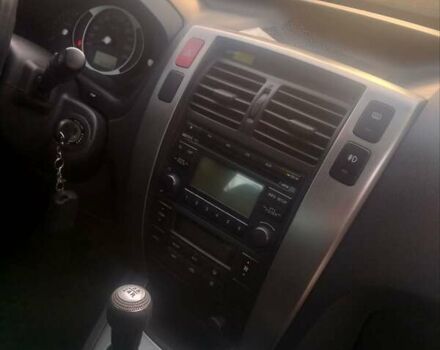 Сірий Хендай Туксон, об'ємом двигуна 1.98 л та пробігом 84 тис. км за 9200 $, фото 6 на Automoto.ua