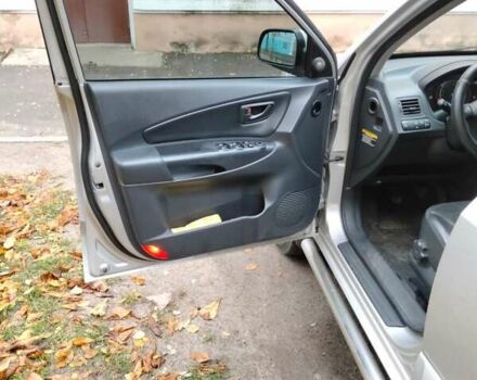 Сірий Хендай Туксон, об'ємом двигуна 2 л та пробігом 225 тис. км за 8700 $, фото 11 на Automoto.ua