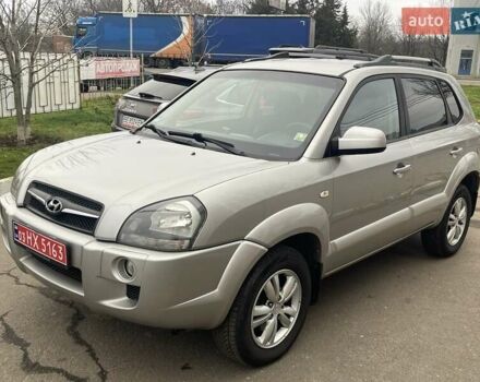 Серый Хендай Туксон, объемом двигателя 2 л и пробегом 158 тыс. км за 9600 $, фото 3 на Automoto.ua