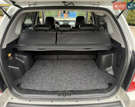 Серый Хендай Туксон, объемом двигателя 2 л и пробегом 195 тыс. км за 9950 $, фото 14 на Automoto.ua