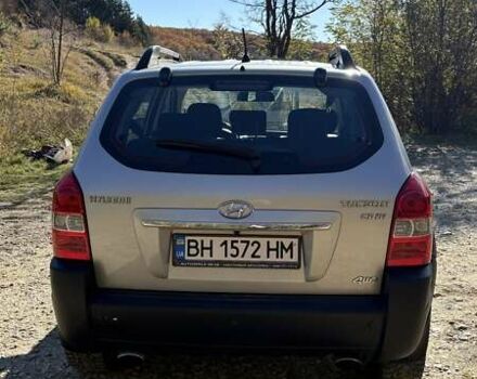 Серый Хендай Туксон, объемом двигателя 2.66 л и пробегом 159 тыс. км за 9999 $, фото 5 на Automoto.ua