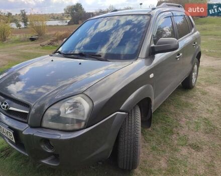 Хендай Туксон 2009 в Запорожье на Automoto.ua Серый Хендай Туксон, объемом двигателя 1.98 л и пробегом 211 тыс. км за 8300 $, фото 1 на Automoto.ua