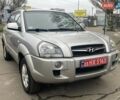 Серый Хендай Туксон, объемом двигателя 2 л и пробегом 158 тыс. км за 9600 $, фото 2 на Automoto.ua