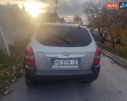 Сірий Хендай Туксон, об'ємом двигуна 1.98 л та пробігом 84 тис. км за 9200 $, фото 2 на Automoto.ua