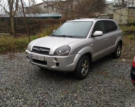 Серый Хендай Туксон, объемом двигателя 2 л и пробегом 228 тыс. км за 8200 $, фото 1 на Automoto.ua
