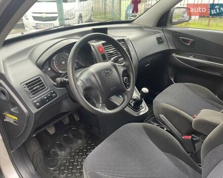 Серый Хендай Туксон, объемом двигателя 2 л и пробегом 158 тыс. км за 9600 $, фото 14 на Automoto.ua