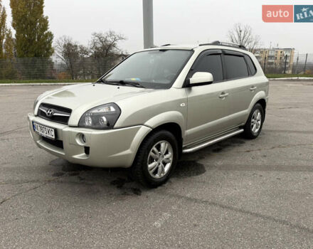 Серый Хендай Туксон, объемом двигателя 1.98 л и пробегом 307 тыс. км за 8700 $, фото 7 на Automoto.ua