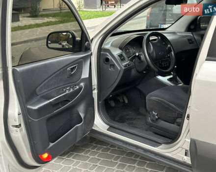 Сірий Хендай Туксон, об'ємом двигуна 1.98 л та пробігом 227 тис. км за 7800 $, фото 14 на Automoto.ua