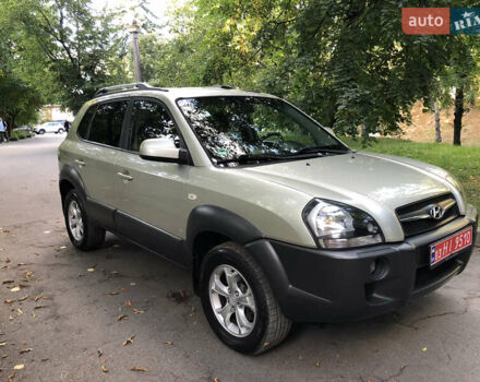 Сірий Хендай Туксон, об'ємом двигуна 2 л та пробігом 166 тис. км за 8670 $, фото 3 на Automoto.ua