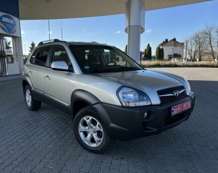 Сірий Хендай Туксон, об'ємом двигуна 2 л та пробігом 166 тис. км за 8950 $, фото 2 на Automoto.ua