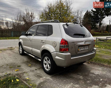 Серый Хендай Туксон, объемом двигателя 1.98 л и пробегом 274 тыс. км за 7700 $, фото 8 на Automoto.ua