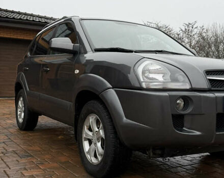 Серый Хендай Туксон, объемом двигателя 2 л и пробегом 86 тыс. км за 9800 $, фото 9 на Automoto.ua