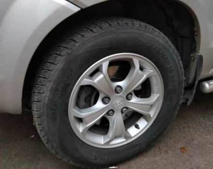 Сірий Хендай Туксон, об'ємом двигуна 2 л та пробігом 225 тис. км за 8700 $, фото 7 на Automoto.ua