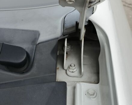 Серый Хендай Туксон, объемом двигателя 2 л и пробегом 200 тыс. км за 9200 $, фото 12 на Automoto.ua