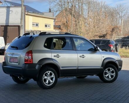 Сірий Хендай Туксон, об'ємом двигуна 2 л та пробігом 166 тис. км за 8950 $, фото 21 на Automoto.ua