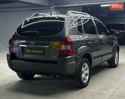 Сірий Хендай Туксон, об'ємом двигуна 2.66 л та пробігом 165 тис. км за 10000 $, фото 5 на Automoto.ua