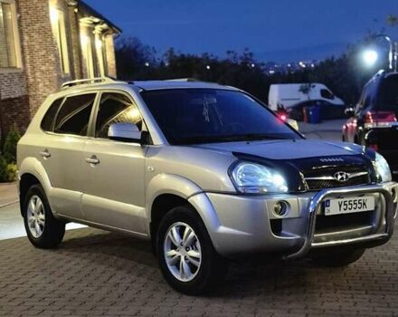 Сірий Хендай Туксон, об'ємом двигуна 2 л та пробігом 284 тис. км за 9200 $, фото 9 на Automoto.ua